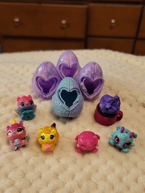 Lot Of 8 Hatchimals CollEGGtibles Cosmic Candy Loose Figures